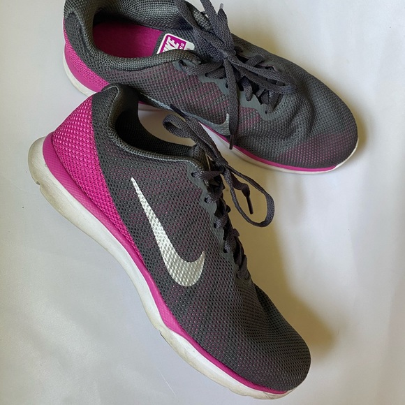 Nike Memory Foam Insole Mesh Look Training Shoe - Picture 9 of 11